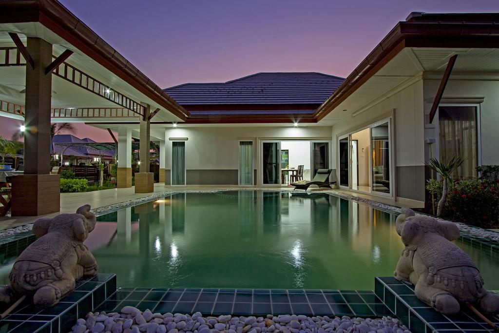Victoria Villa Praia de Jomtien Exterior foto