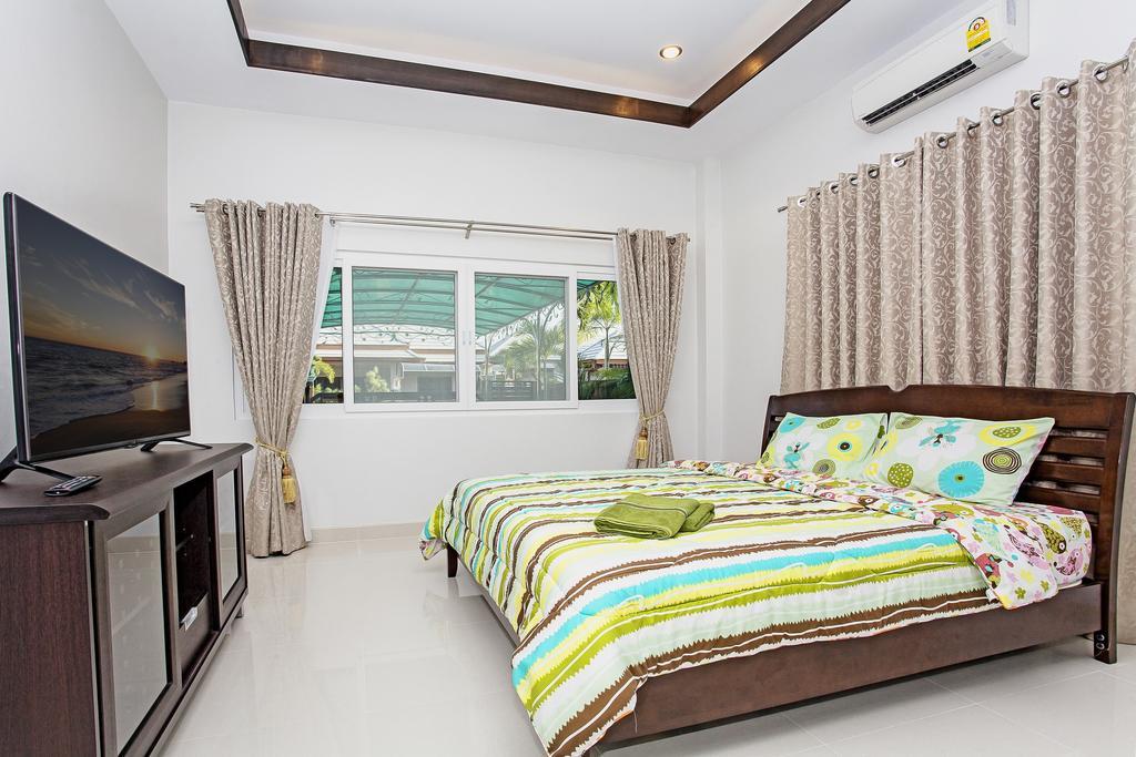 Victoria Villa Praia de Jomtien Exterior foto