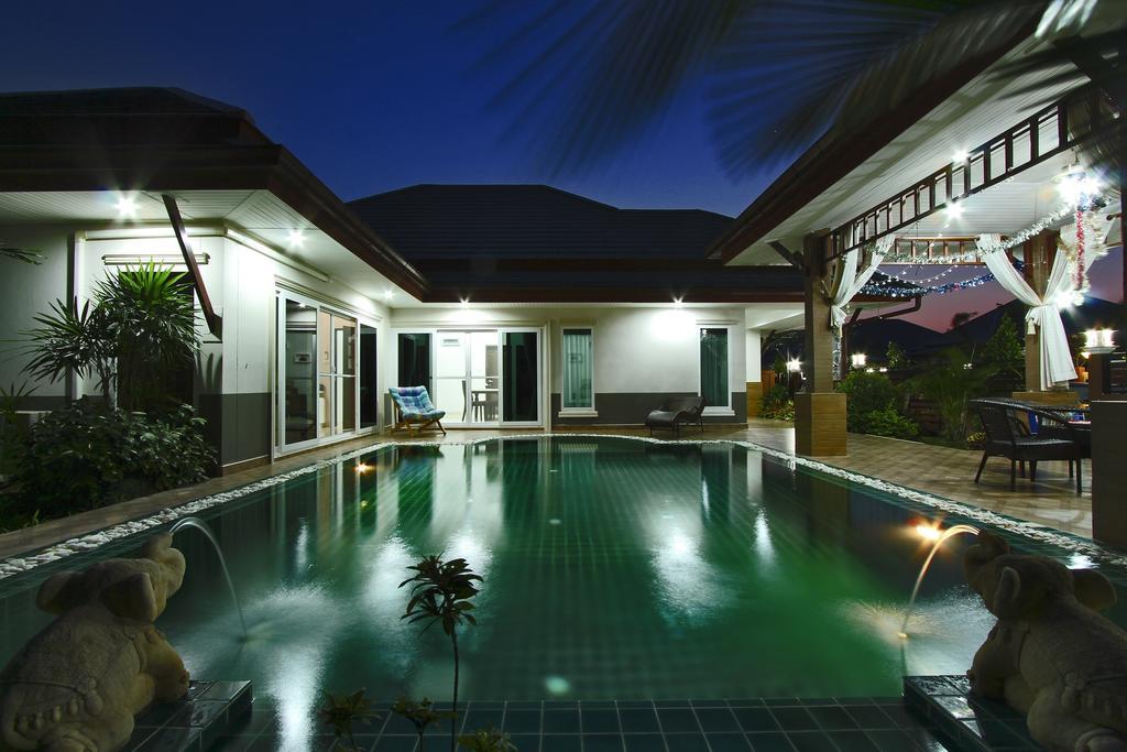 Victoria Villa Praia de Jomtien Exterior foto